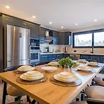 Calista 8 Kisilik Lueks Gezer Vila