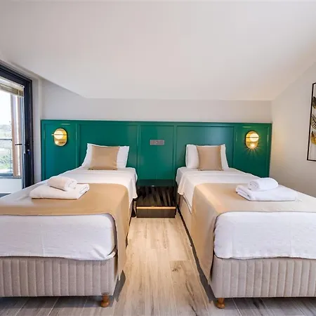 Calista 8 Kisilik Lueks Gezer Vila Fethiye