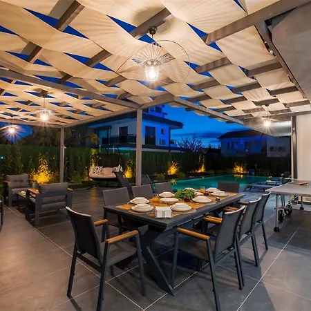 Calista 8 Kisilik Lueks Gezer Villa *