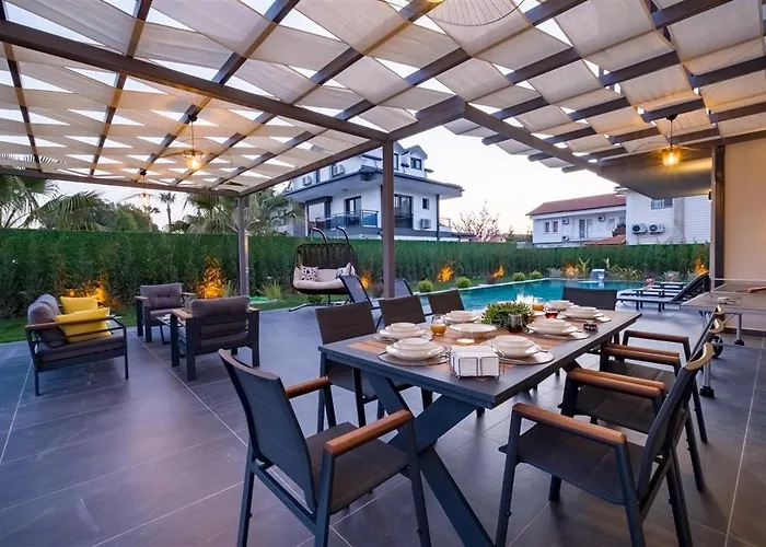 Calista 8 Kisilik Lueks Gezer Villa