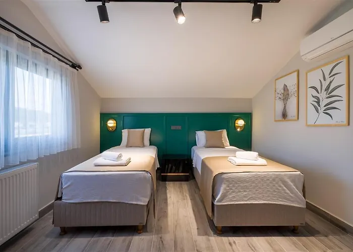 Calista 8 Kisilik Lueks Gezer Villa